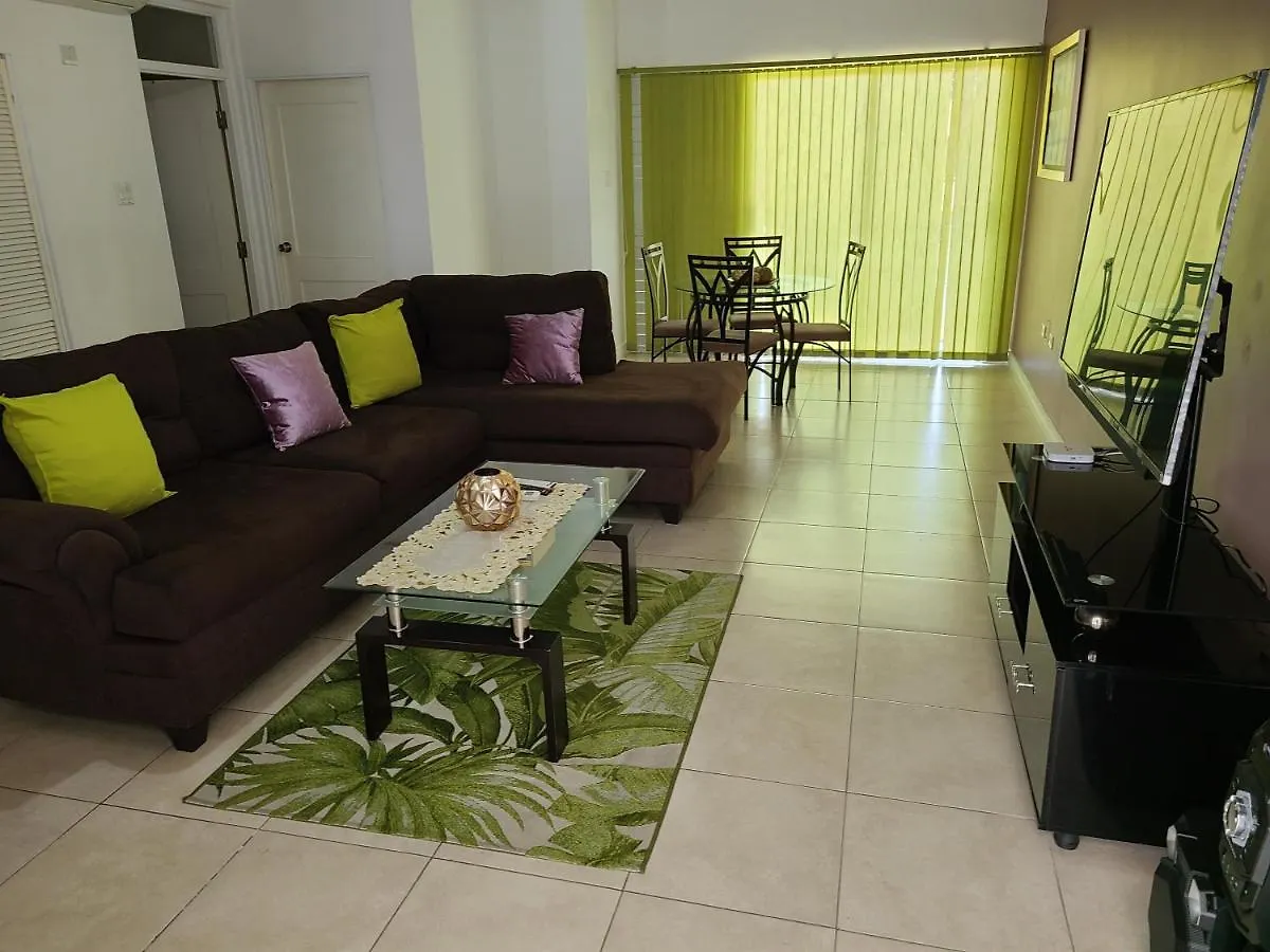 kontakty New Kingston Luxurious Secure Condo